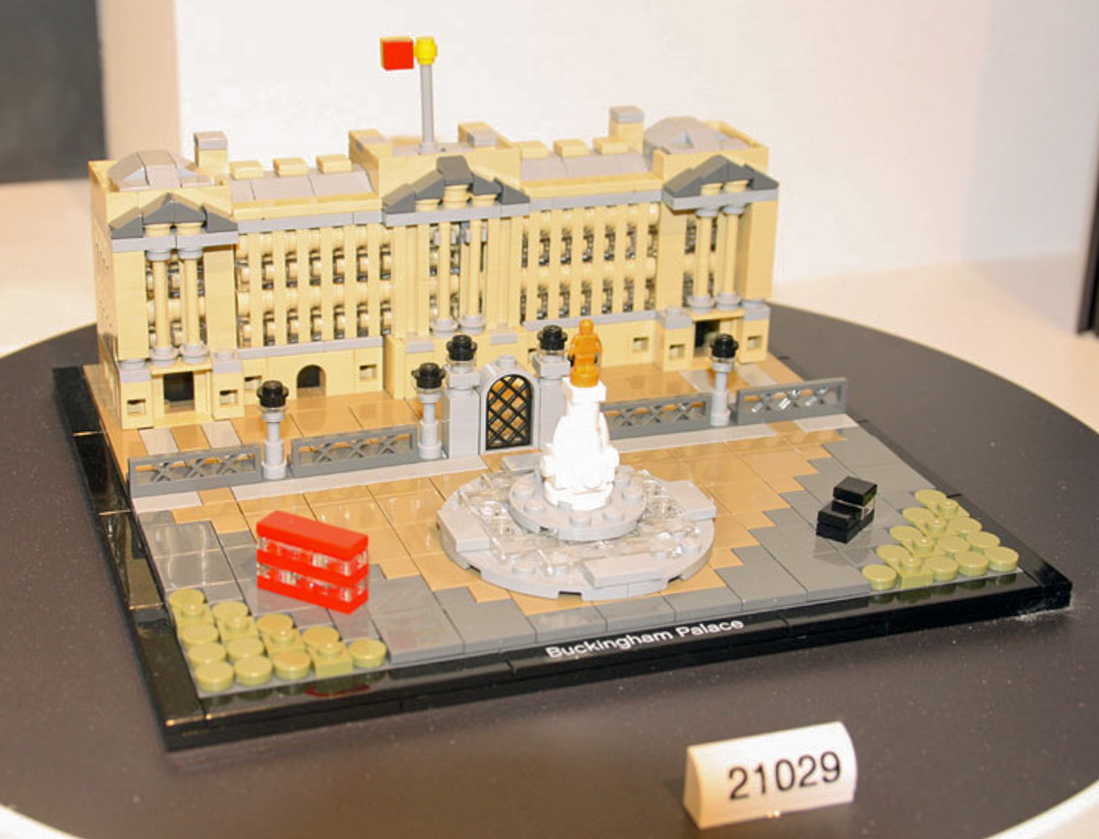 Summer 2016 LEGO Architecture Preview Buckingham Palace & US Capitol
