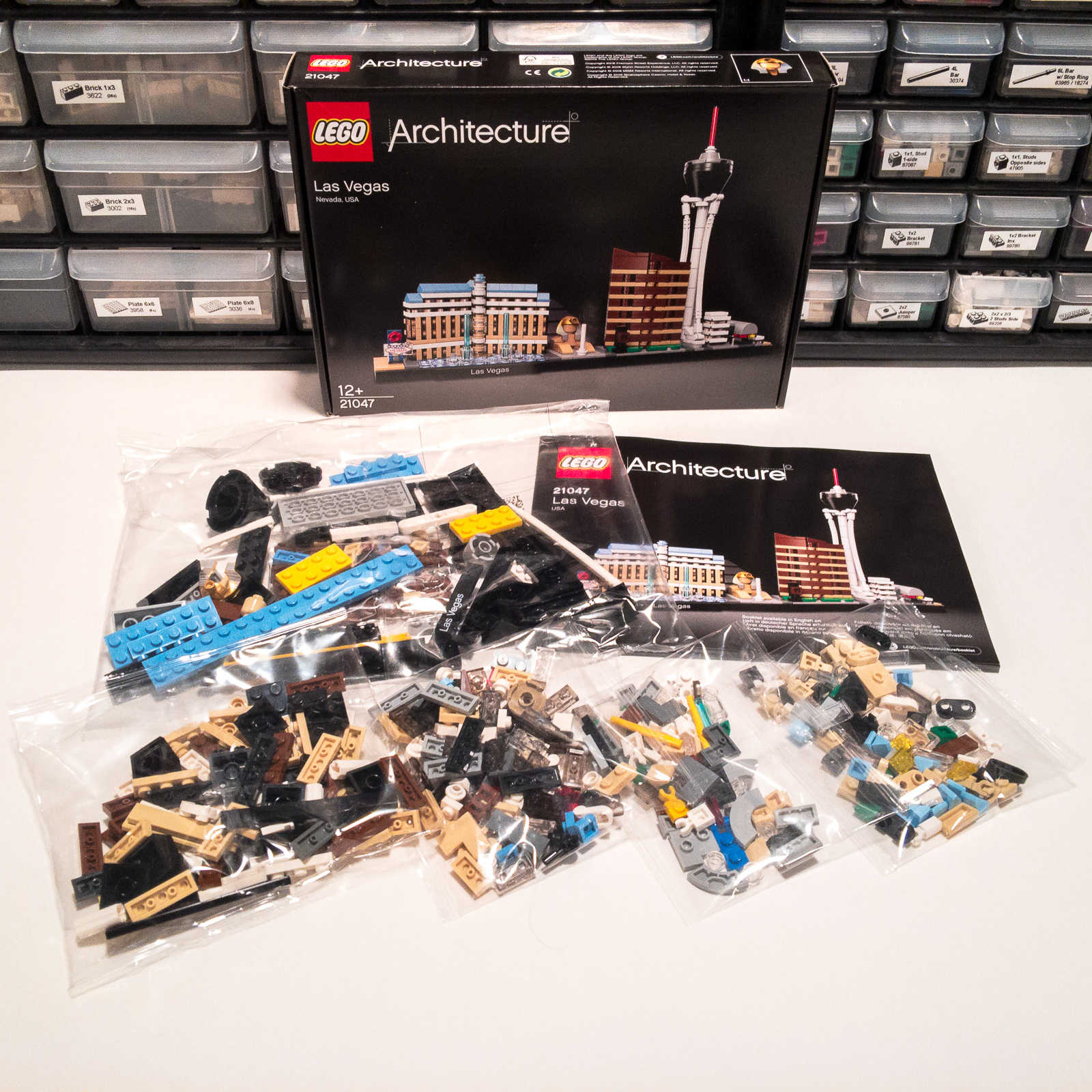 LEGO 21047 Las Vegas Set Parts Inventory and Instructions - LEGO