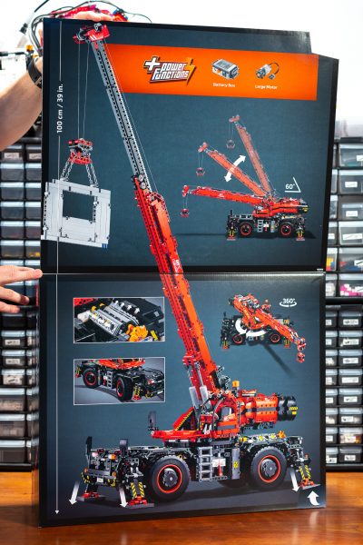 The box flap helps you understand that this is a big set!