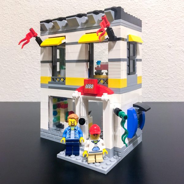 #40305 LEGO Brand Store is a highly recommended set.