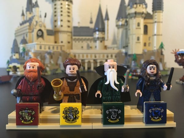 71043 Minifigures