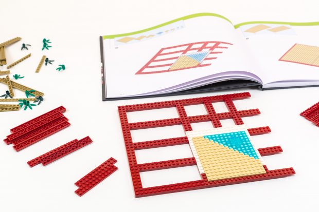 White plate is used beneath the transparent fountain.