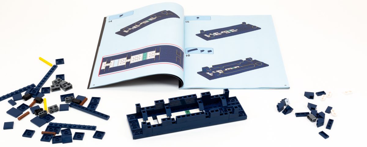 Instructions showing Dark Blue pieces are hard to follow.