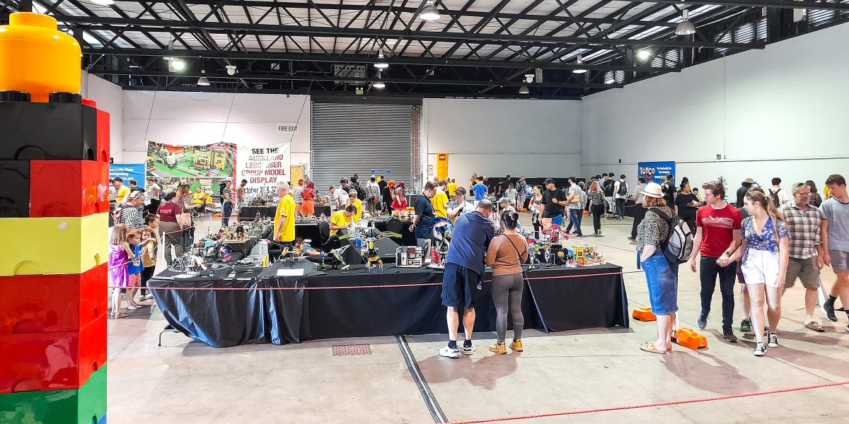 One half of the Auckland Brick Show's exhibit hall.