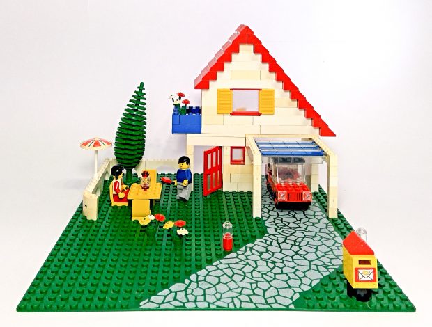 The second alternative build from the back of the instruction book