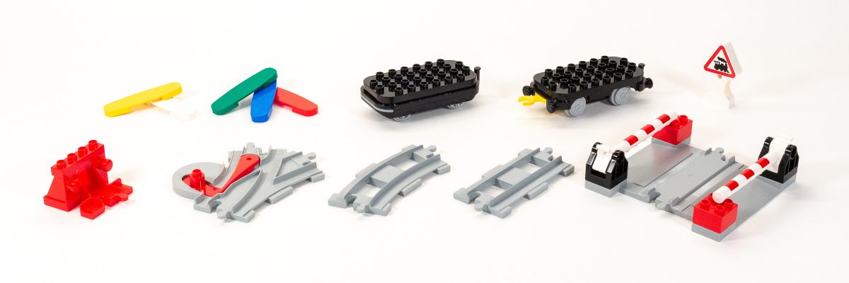 One of each train-related part in #45025 Coding Express set.