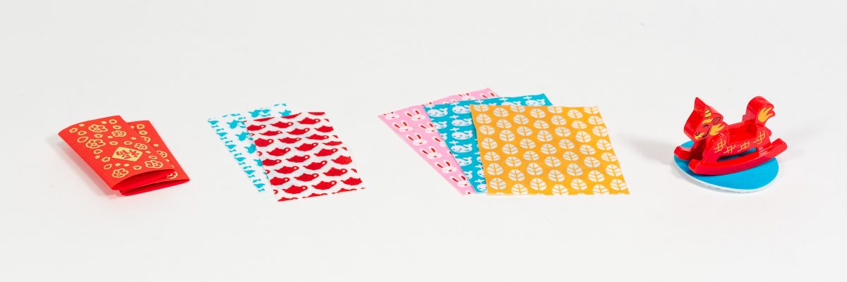 The selection of fabric elements in this set.