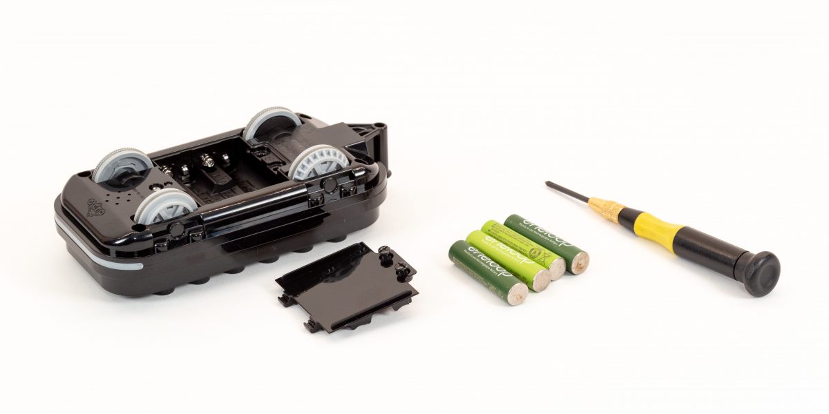 DUPLO Train Push & Go motor (part 28743) requires 4 AAA batteries.