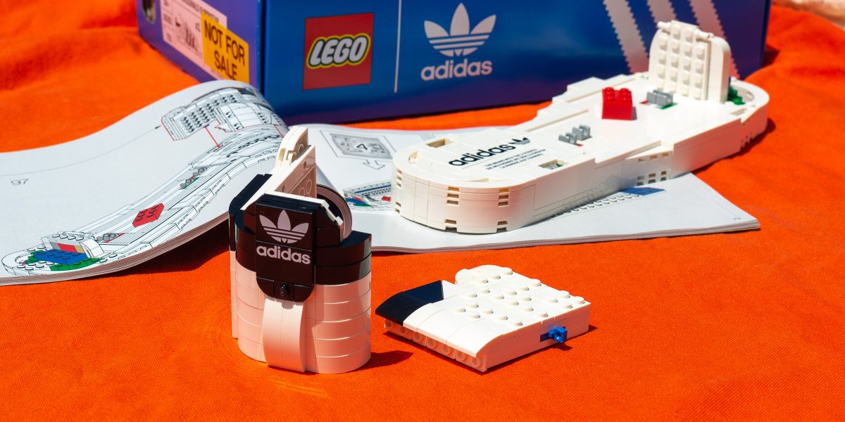 Bag 3 builds the heel cup using three SNOT assemblies.