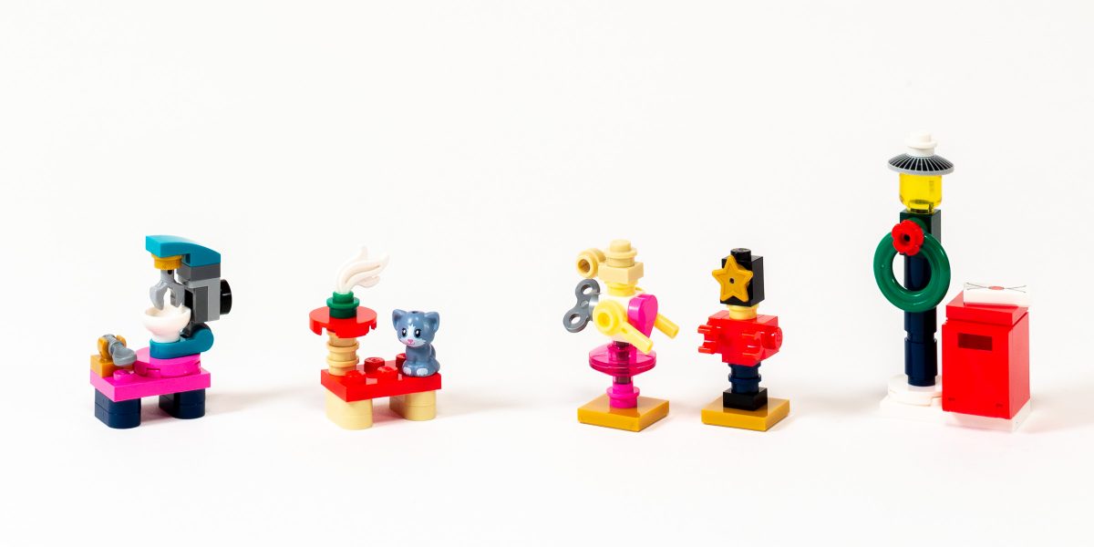 Four mini-models from LEGO Friends Advent Calendar.