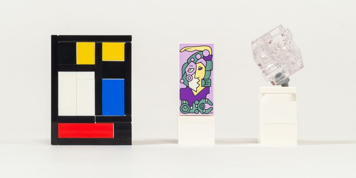 The printed tile in the middle is a reference to the LEGO Galidor theme.