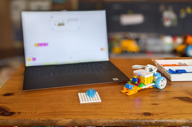 In 'Arctic Ride' we build a snowmobile which we steer using two motors.