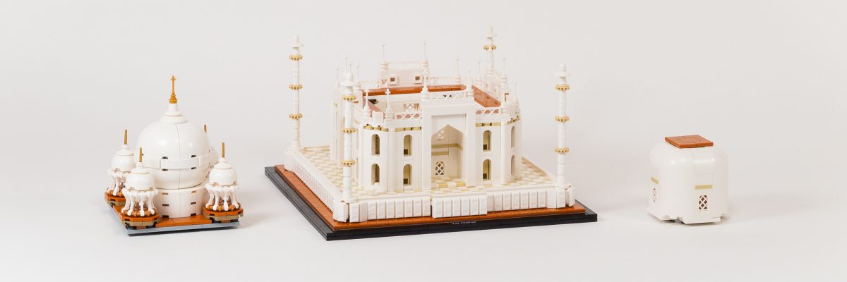 The roof and tomb chamber can be removed to see aspects of the interior.