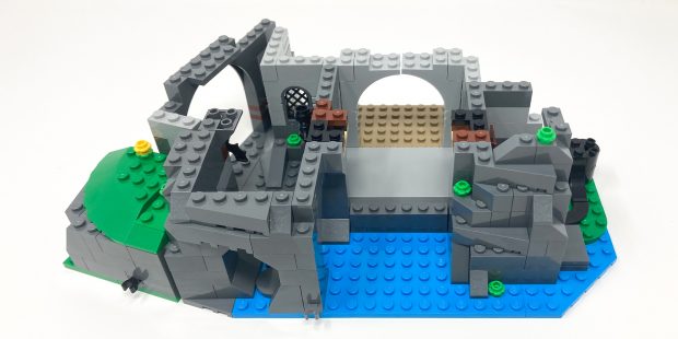 The rounded arches juxtapose the jagged rock edges allowing it to stand out.