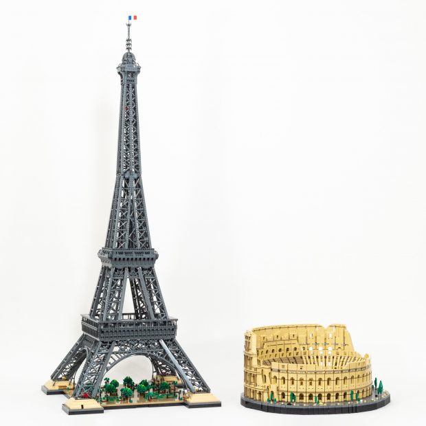 It's the Tiny Tourists That Make This Lego Eiffel Tower So Perfect