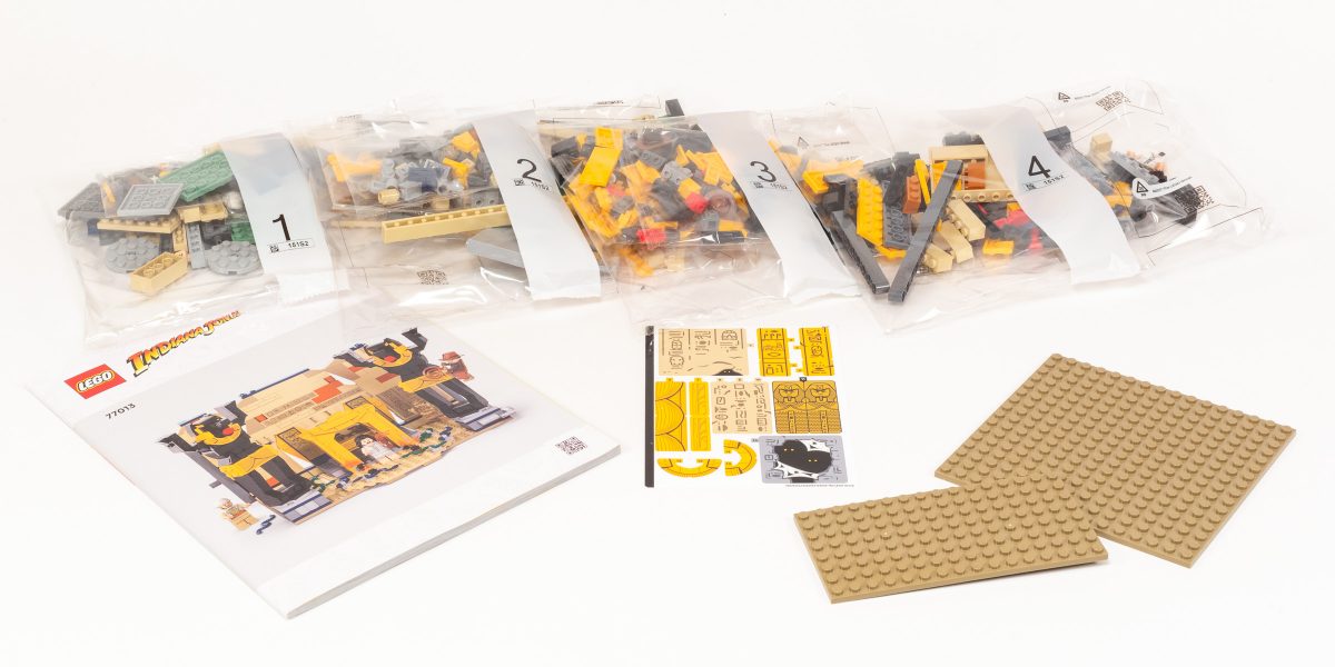 #77013 Escape from the Lost Tomb contains four numbered stages.