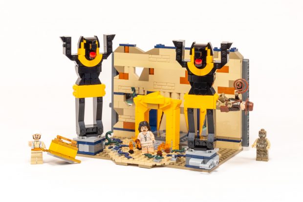 The final bag adds the breakaway wall and second statue.