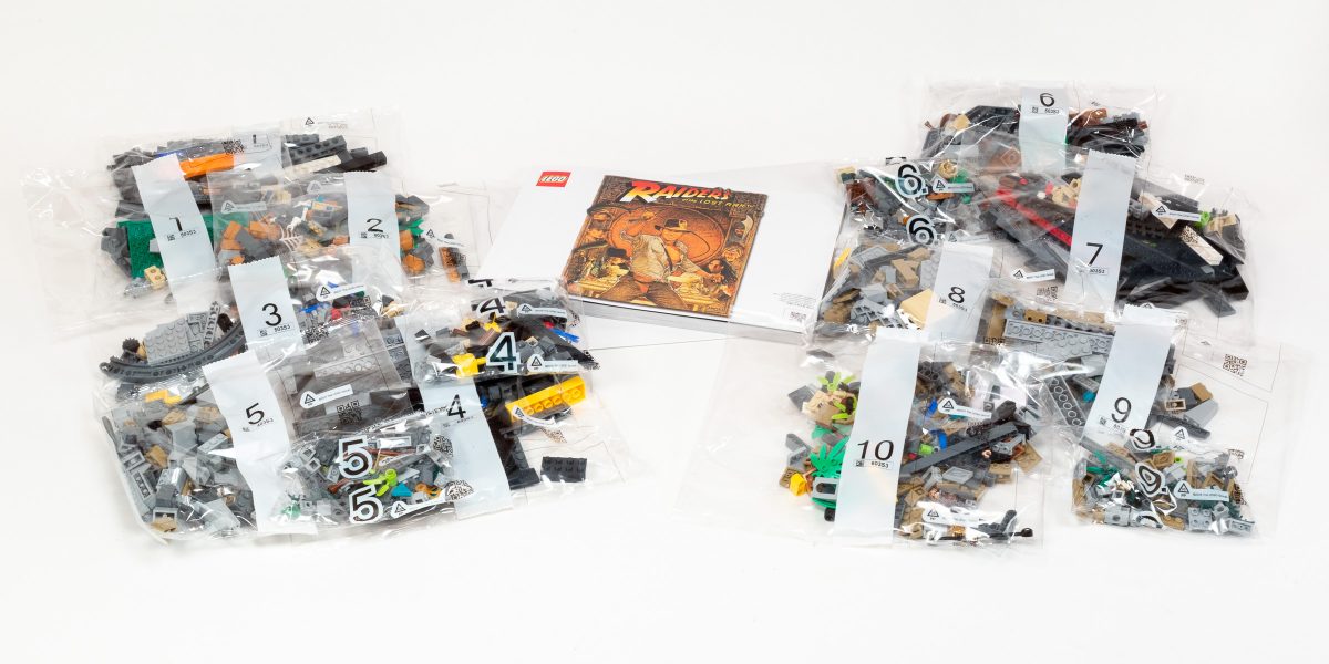 The build takes place over ten numbered stages.