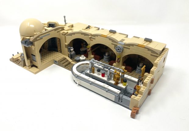 With the bar in the center the space feel cramped, and that is without even having patrons.