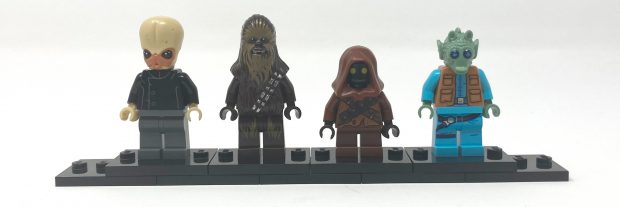 A strong cast of returning aliens can be found in this set, each with unique printing.