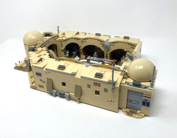 The bar can be displayed closed up or opened to see all the details.