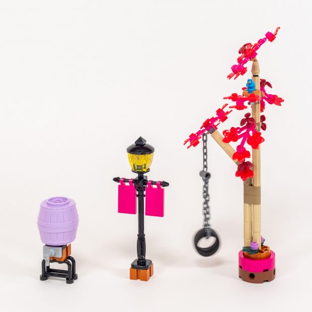 Decorative elements in the final bag.