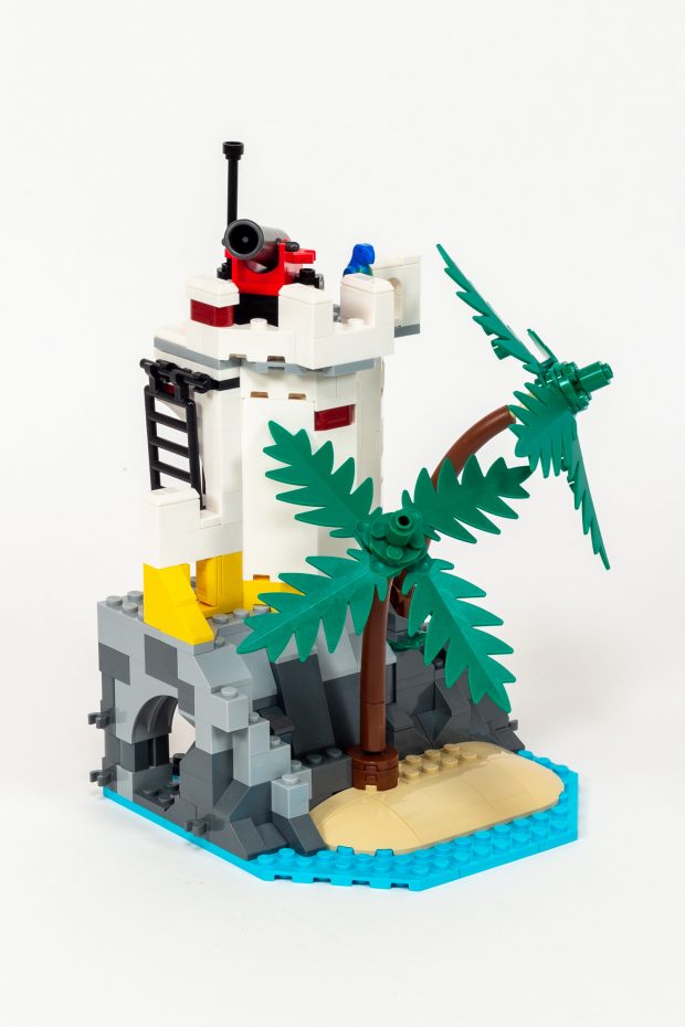 This small module reminds me of #6265 Sabre Island.