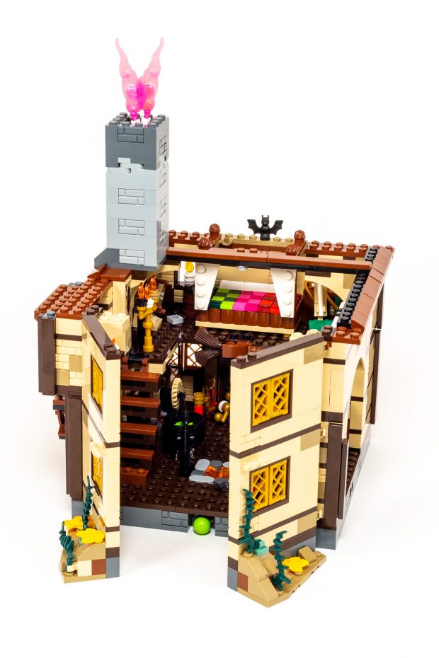 The pink flames/smoke move up and down when you spin the waterwheel!