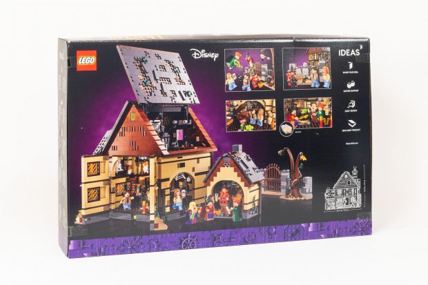 The back of the box shows how you can open up the model to see inside.