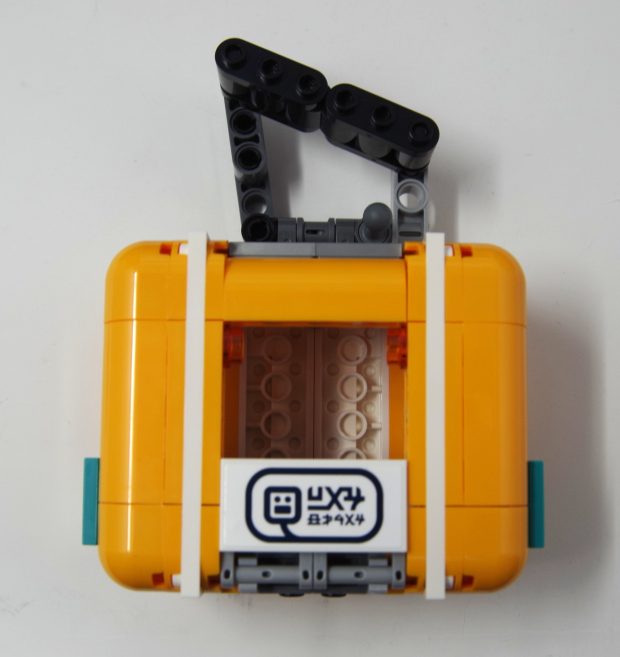 The cable car is built very compactly.