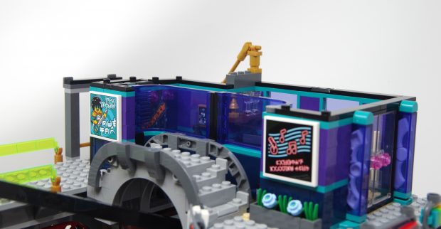 Glass panels in different colors is always welcome.