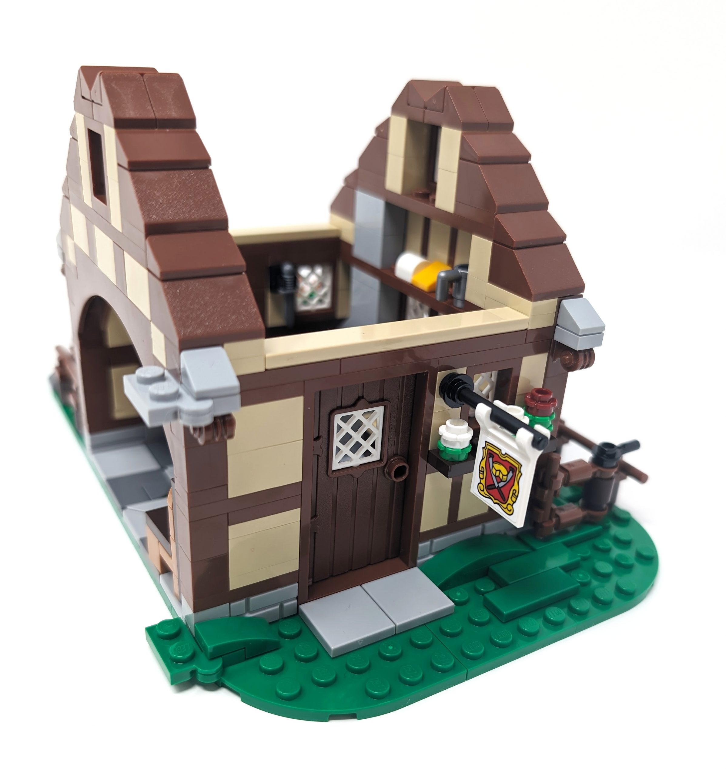 Review: #10332 Medieval Town Square (LEGO Icons) - BRICK ARCHITECT