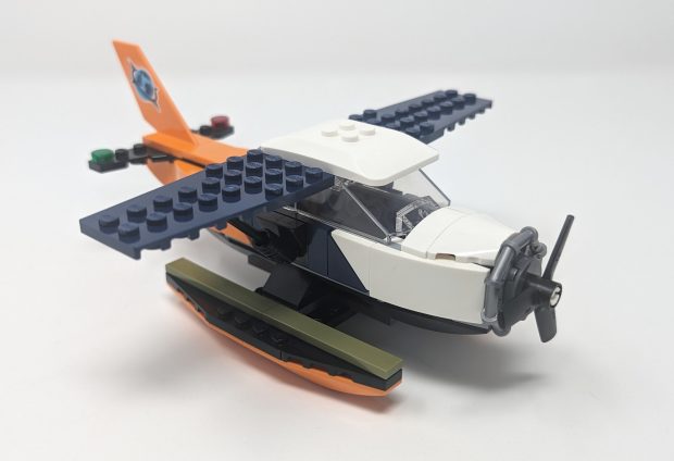 The water plane is compact and sturdy.