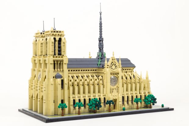 The central tower and foliage complete the model.