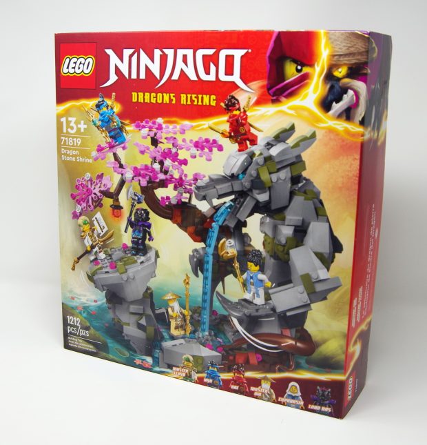 The vibrant colors of the box lure you into purchasing this set.