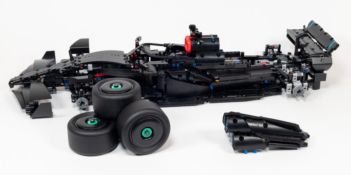 Adding the removeable module above the engine and the tires in the final bag.