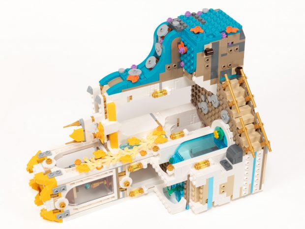 The two modules attach firmly to the central assembly using SNOT techniques.