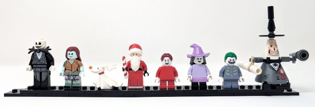 Not displayed is a skeleton minifigure which is common and has nothing new.