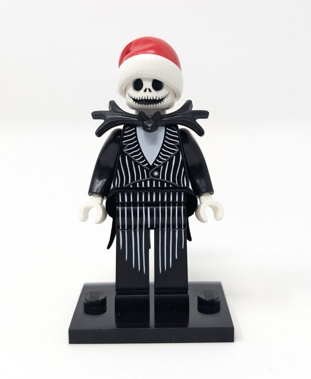 I wish this set included an outfit swap for Christmas Jack.