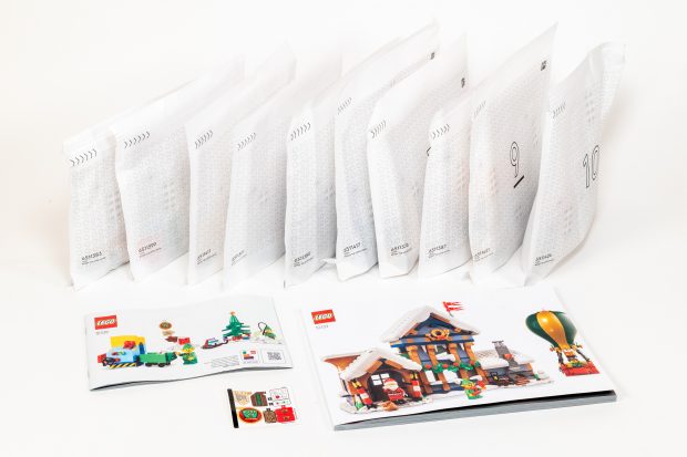 The set is built across 10 stages corresponding to 10 different numbered bags.