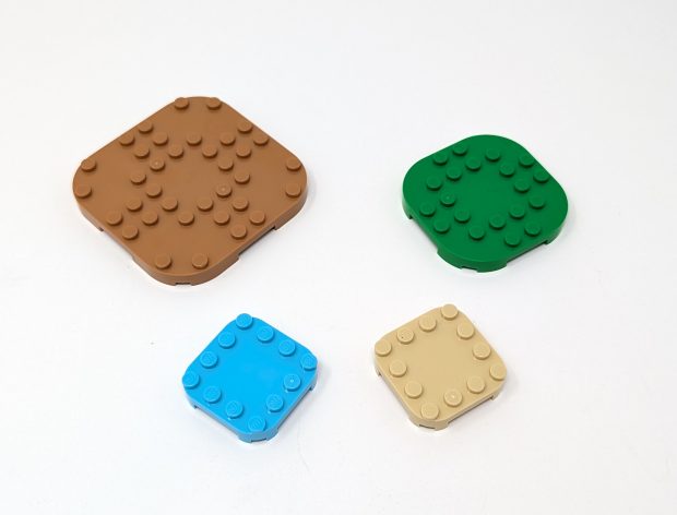 Curved blates of various colors and sizes are the foundation of these sets.