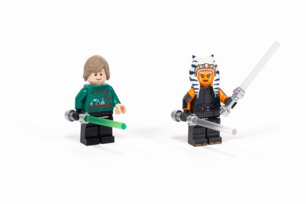 LEGO Star Wars - Luke with Holiday Sweater and Ahsoka.