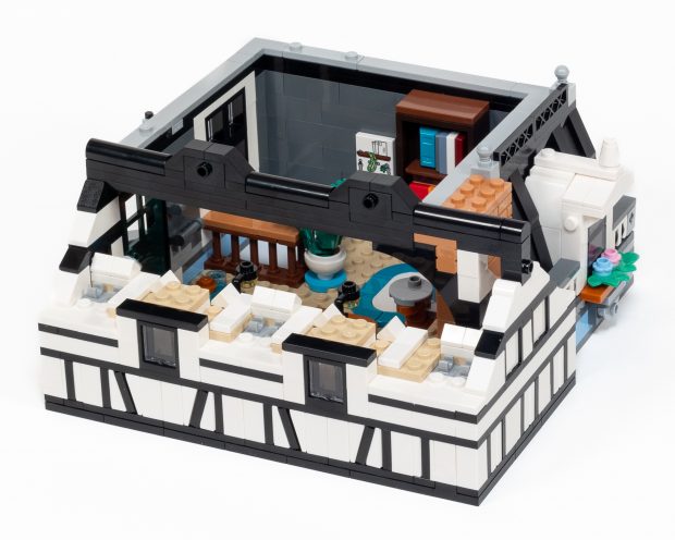 A strong beam supporting the front of the roofline.