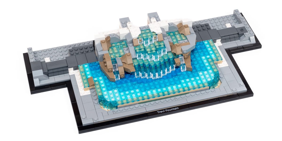 The fifth bag adds rockwork on both sides.