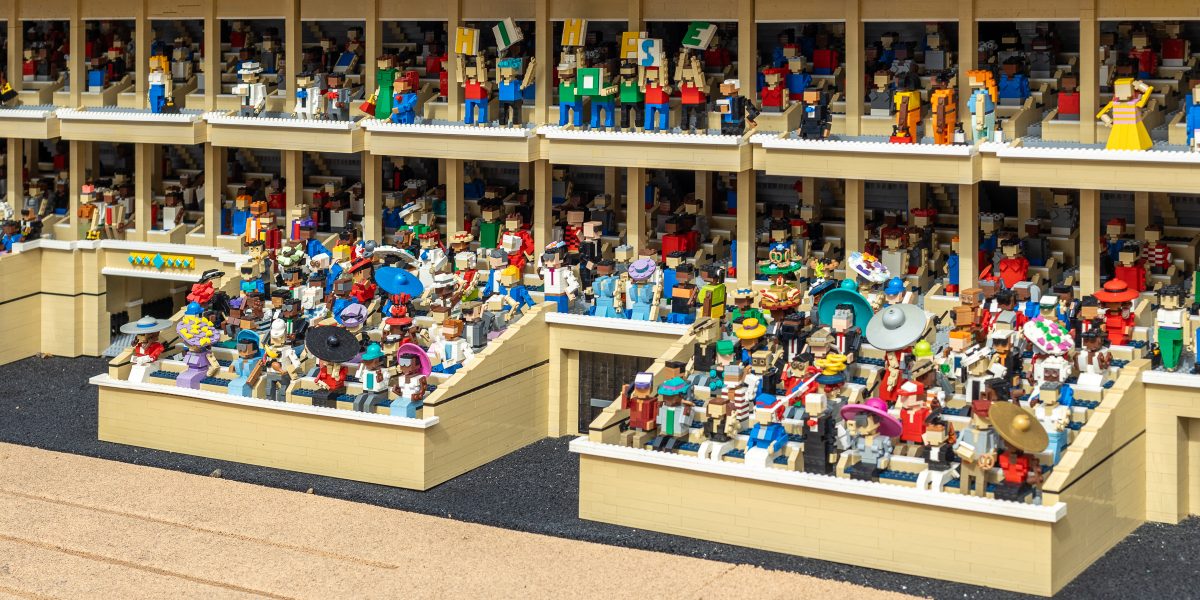 Minilanders with fancy hats at the Delmar Raceway.