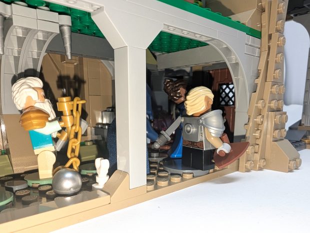 While this set is modular, the basement is not, making it difficult to pose figures within.