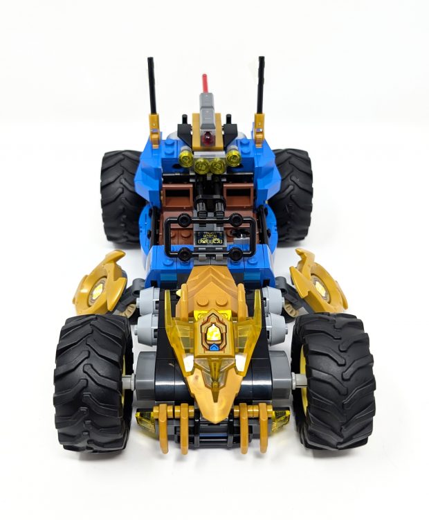 The hood of the car can be rotated to display a dragon's visage.