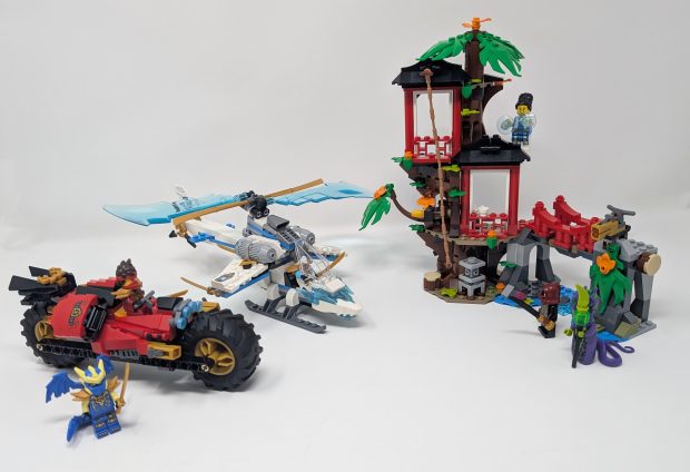 The bulk of the set are two vehicles.