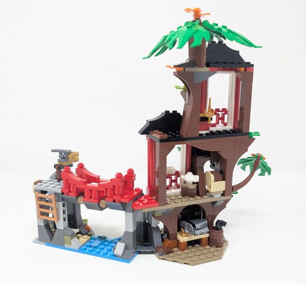 There are some minor interior details that can be found tucked in the back.