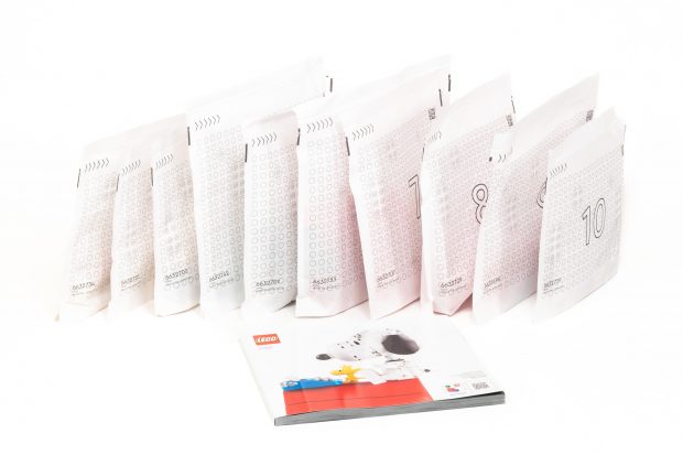 The set contains 10 numbered bags.
